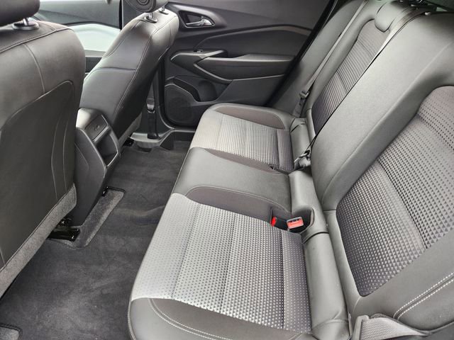 Used 2025 Chevrolet Trax LT w/ LT Convenience Package image 30