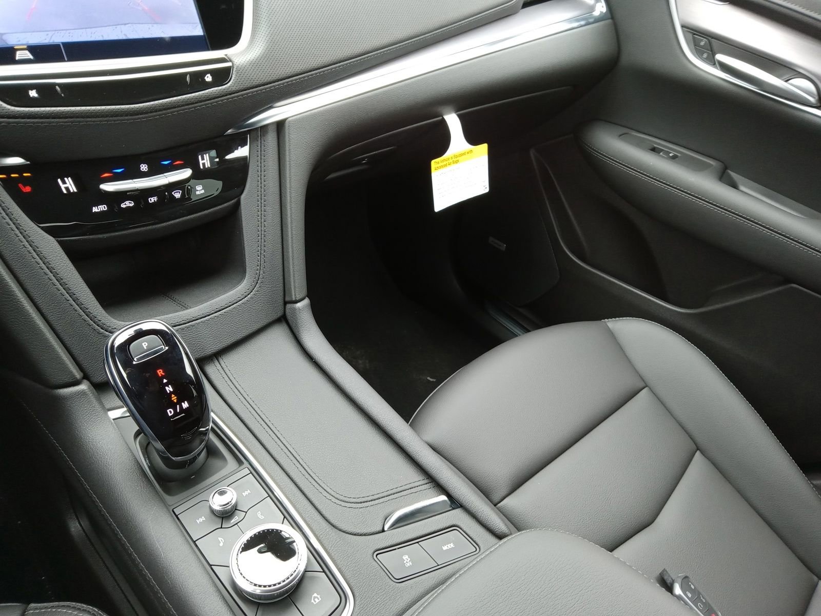 New 2026 Cadillac XT5 Luxury image 17