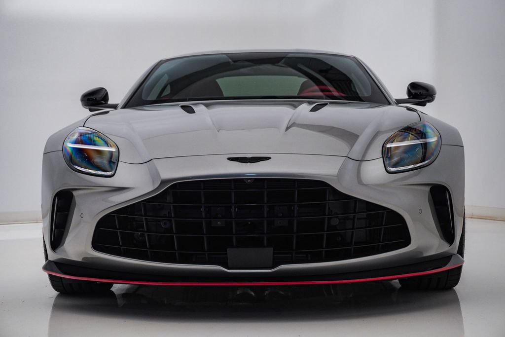 Used 2025 Aston Martin V8 Vantage Coupe RWD image 5