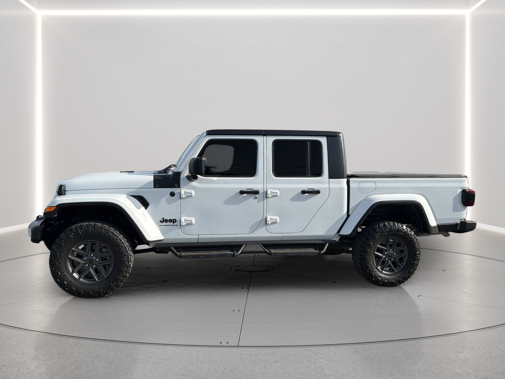 Used 2024 Jeep Gladiator Sport AWD/4WD image 13