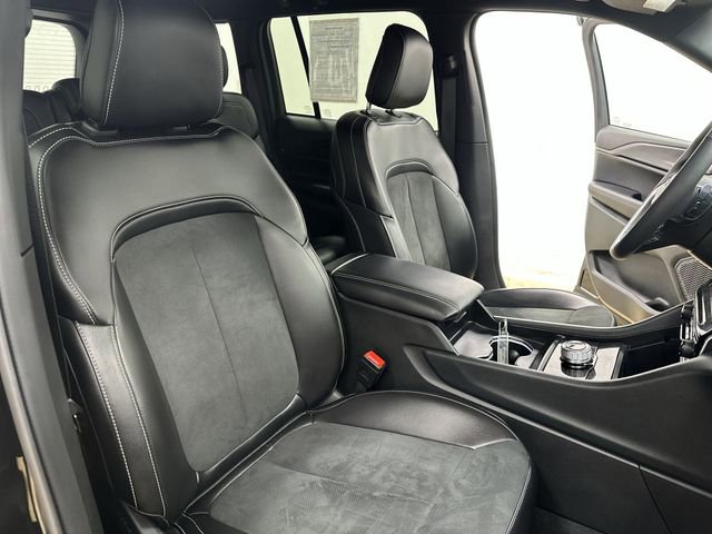 Used 2024 Jeep Grand Cherokee Altitude image 25