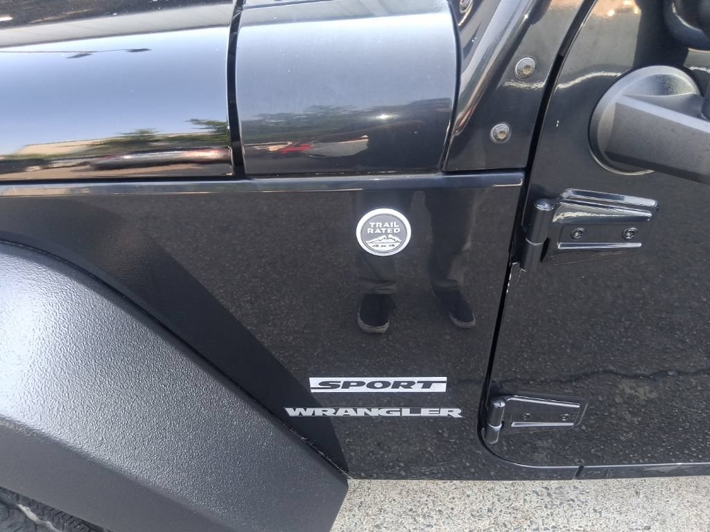 Used 2013 Jeep Wrangler Sport AWD/4WD image 5