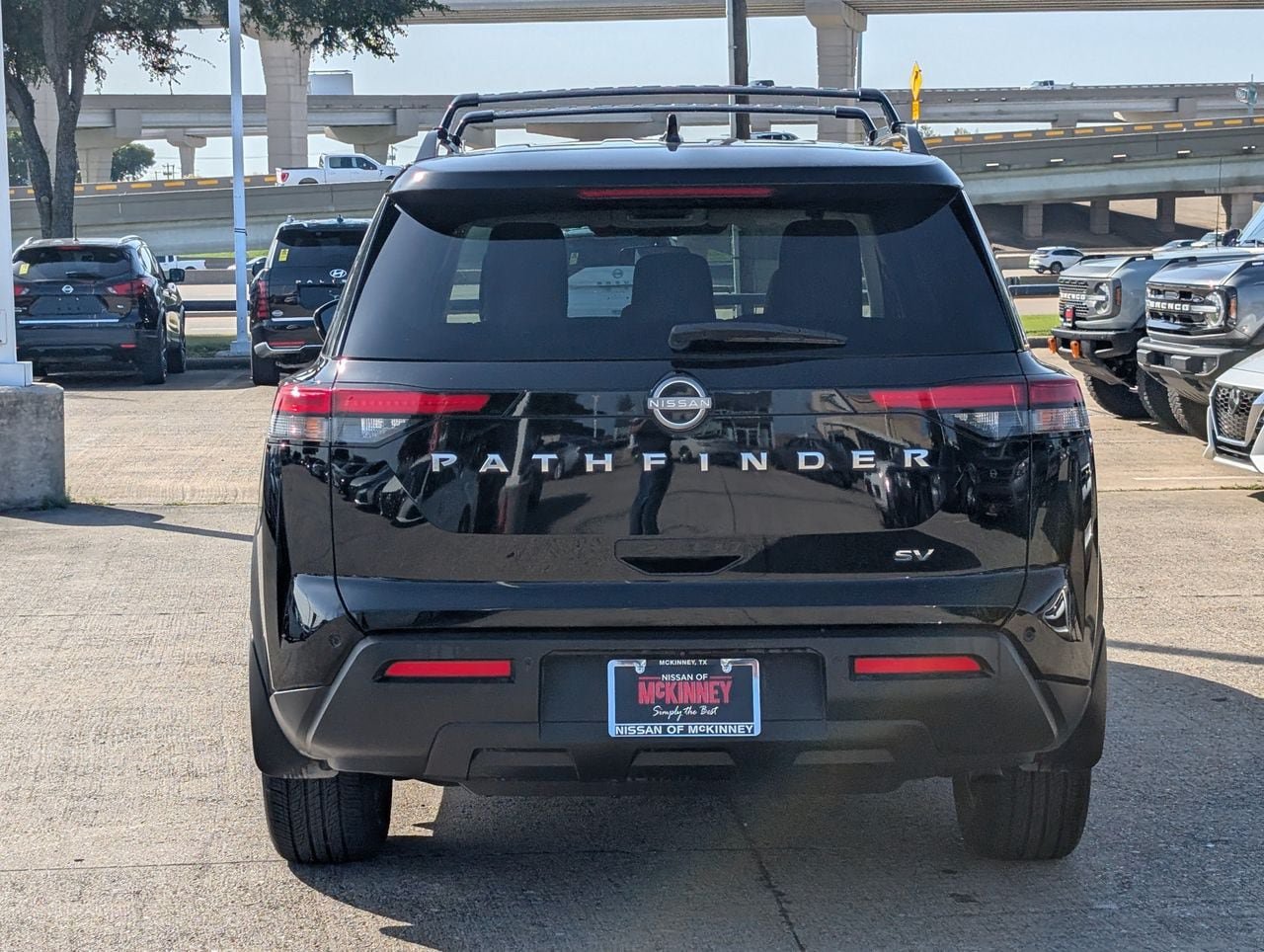 Used 2023 Nissan Pathfinder SV FWD image 5