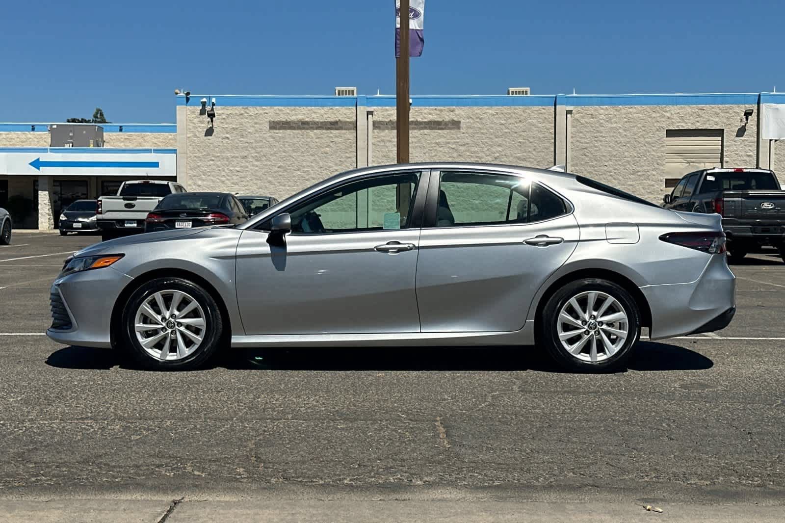 Used 2023 Toyota Camry LE FWD image 6