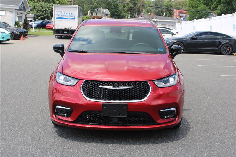 Used 2025 Chrysler Pacifica Select FWD image 3