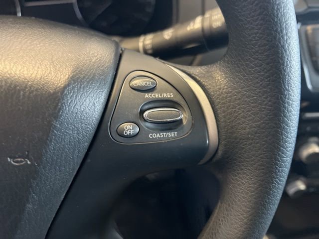 Used 2018 Nissan Pathfinder S image 23