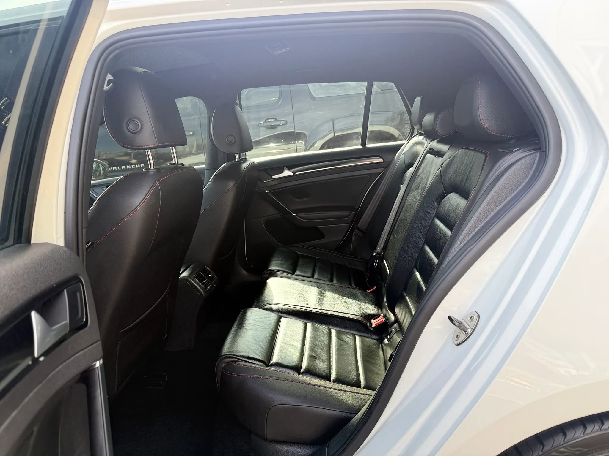 Used 2015 Volkswagen GTI SE image 29