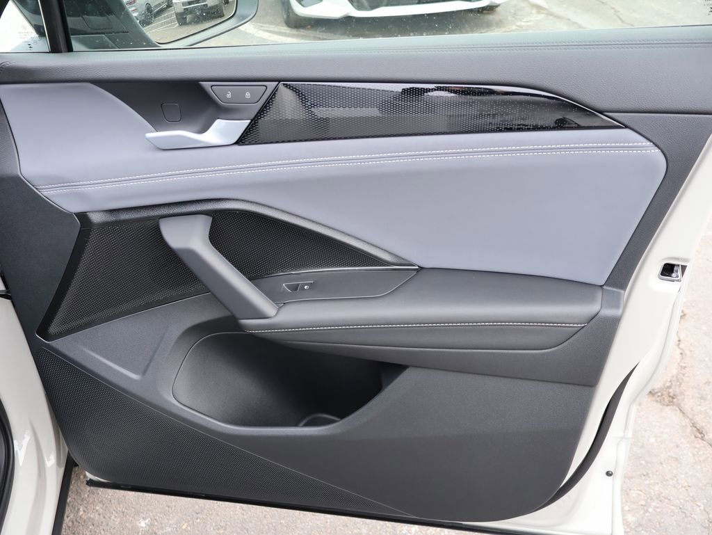 New 2026 Volkswagen Tiguan SE R-Line AWD/4WD image 16