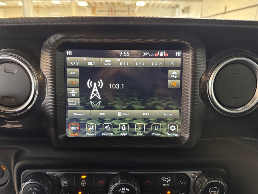 Used 2020 Jeep Wrangler Unlimited Sahara image 17