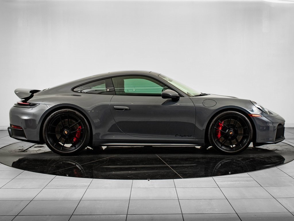 Certified 2025 Porsche 911 Carrera GTS image 9