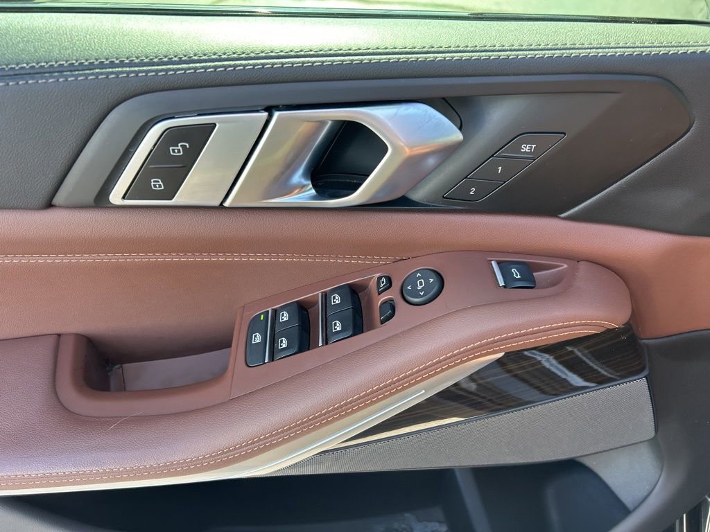 Used 2024 BMW X5 sDrive40i w/ M Sport Package image 4