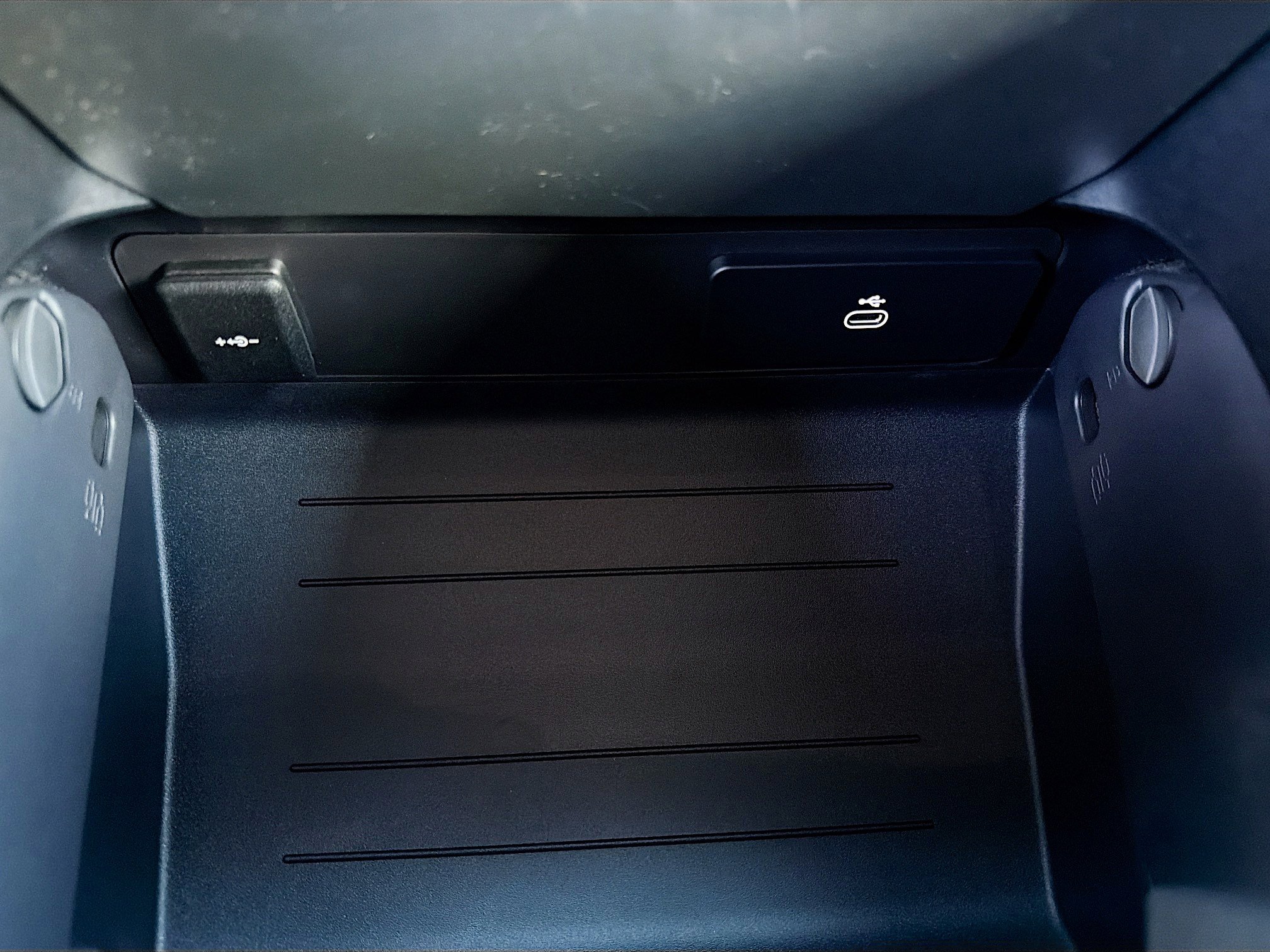 New 2026 Land Rover Defender 110 X image 31