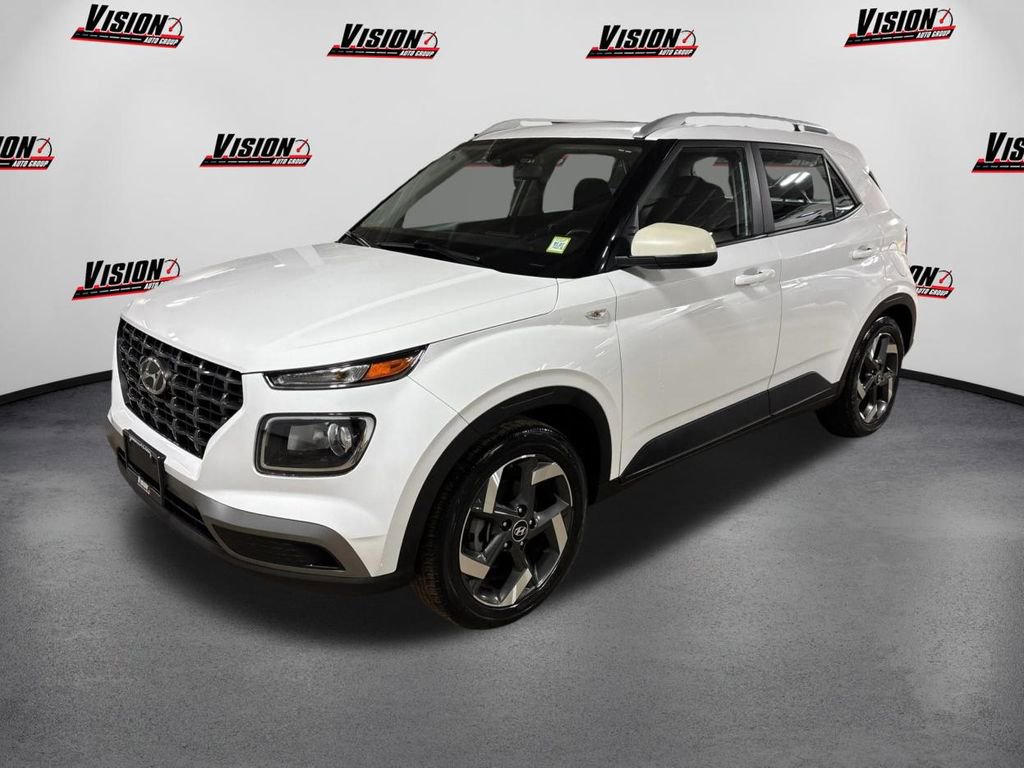 Used 2023 Hyundai Venue SEL w/ Cargo Package image 1