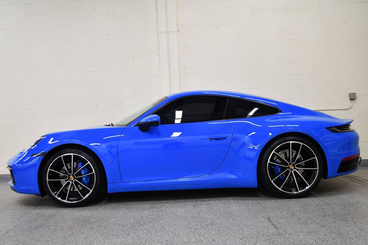 Used 2022 Porsche 911 Carrera image 3
