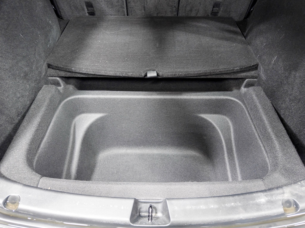 Used 2024 Tesla Model Y Long Range AWD/4WD image 25