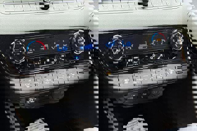 New 2026 Hyundai Elantra Limited image 17