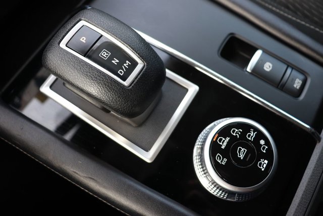 Used 2024 Mitsubishi Outlander ES image 16