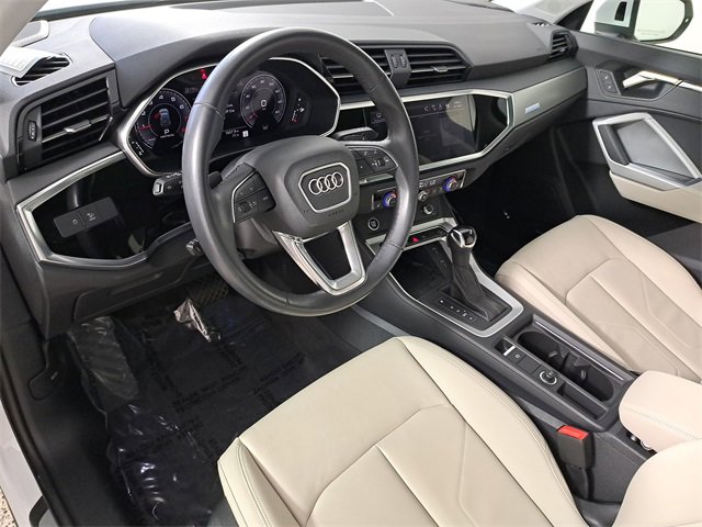 Used 2024 Audi Q3 2.0T Premium Plus image 17