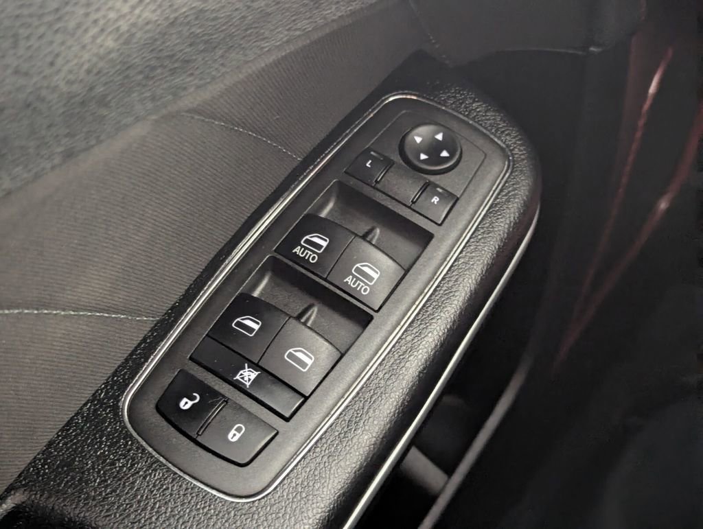 Used 2022 Dodge Charger SXT image 18
