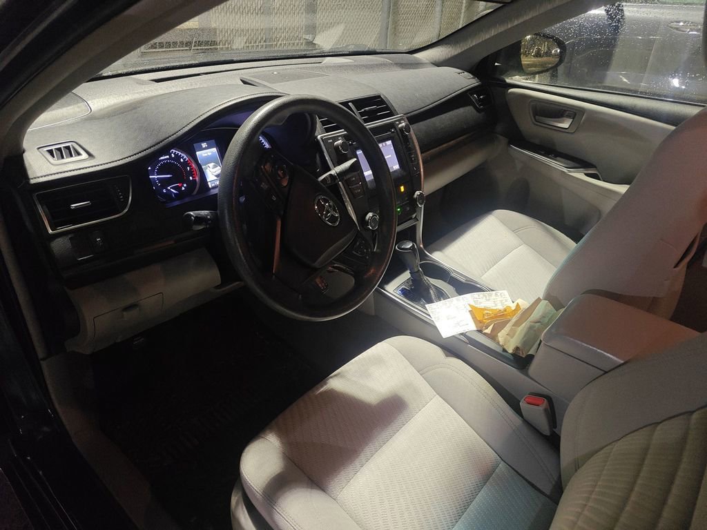 Used 2017 Toyota Camry LE image 9