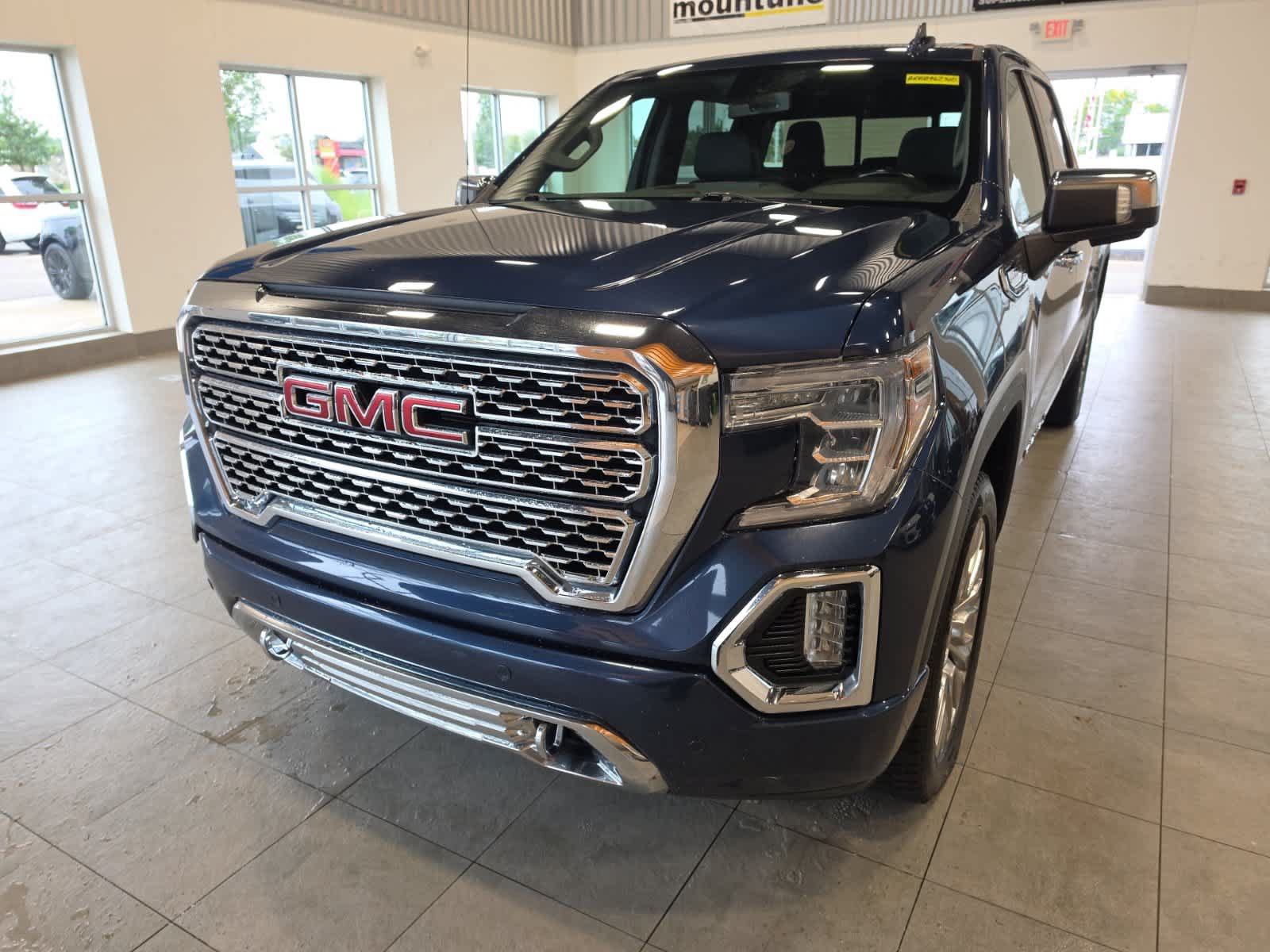 Used 2021 GMC Sierra 1500 Denali w/ Denali Premium Package AWD/4WD image 1