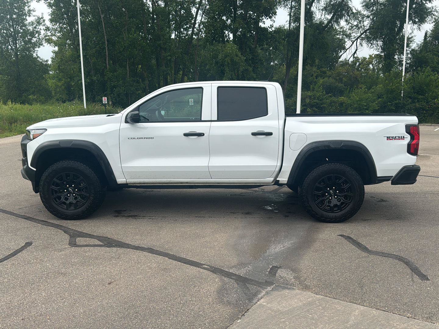 Used 2024 Chevrolet Colorado Trail Boss w/ Advanced Trailering Package AWD/4WD image 2