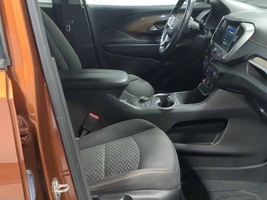 Used 2019 GMC Terrain SLE w/ Driver Convenience Package FWD image 27