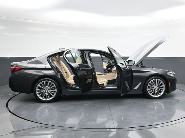 Used 2021 BMW 530i w/ Premium Package image 35