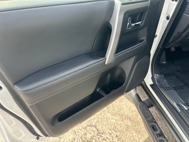 Used 2020 Toyota 4Runner SR5 RWD image 20