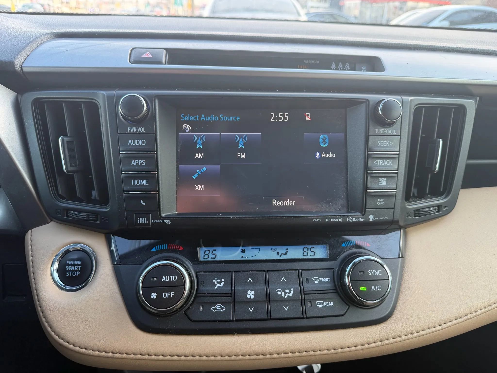 Used 2018 Toyota RAV4 Limited AWD/4WD image 22