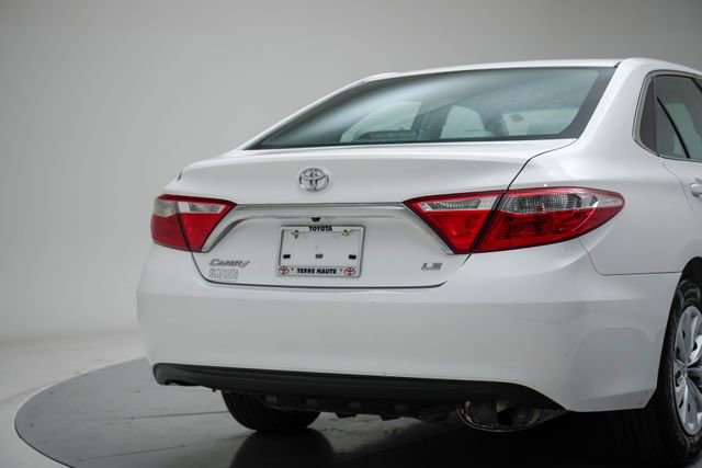 Used 2015 Toyota Camry LE image 2