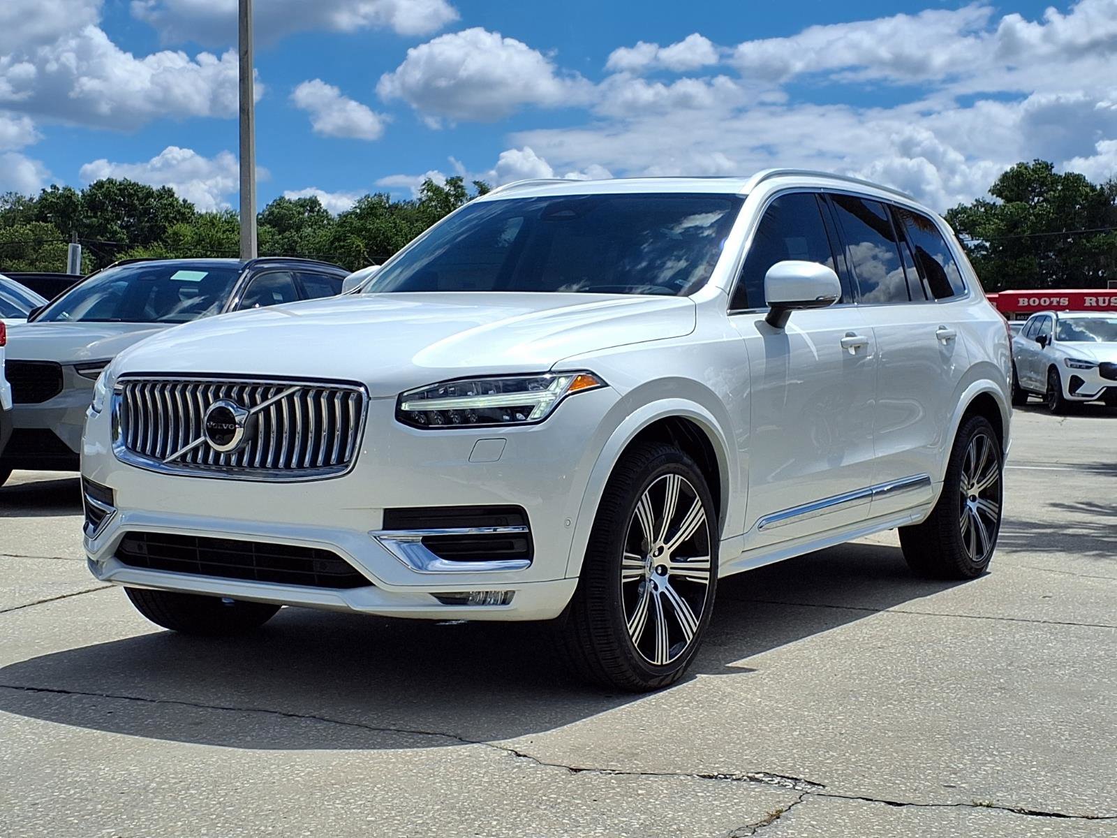 Certified 2023 Volvo XC90 B6 Ultimate w/ Protection Package Premier AWD/4WD image 3