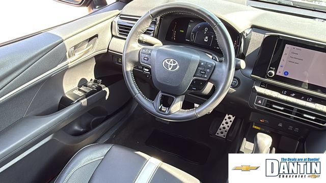 Used 2025 Toyota Camry SE FWD image 8
