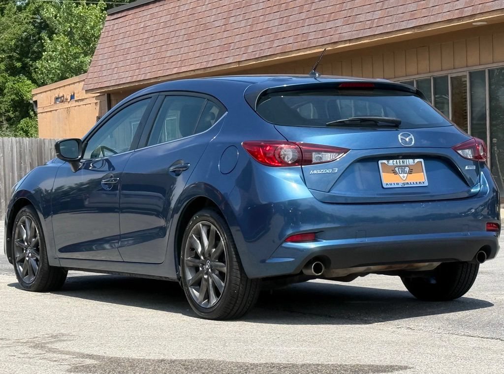 Used 2018 MAZDA MAZDA3 Touring FWD image 3