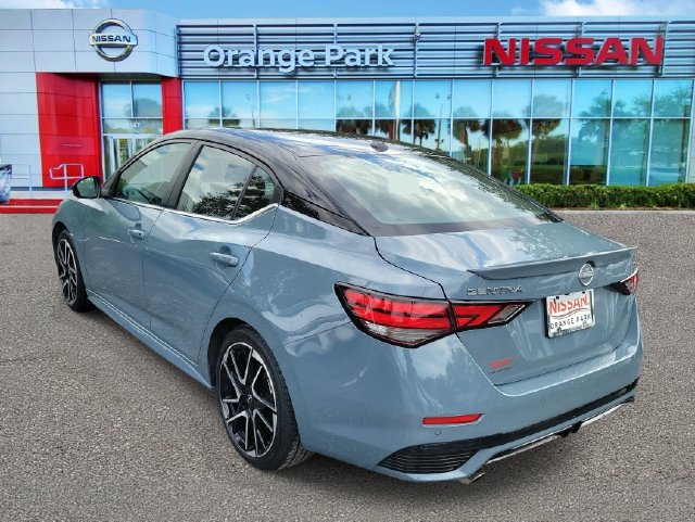 Used 2025 Nissan Sentra SR FWD image 3
