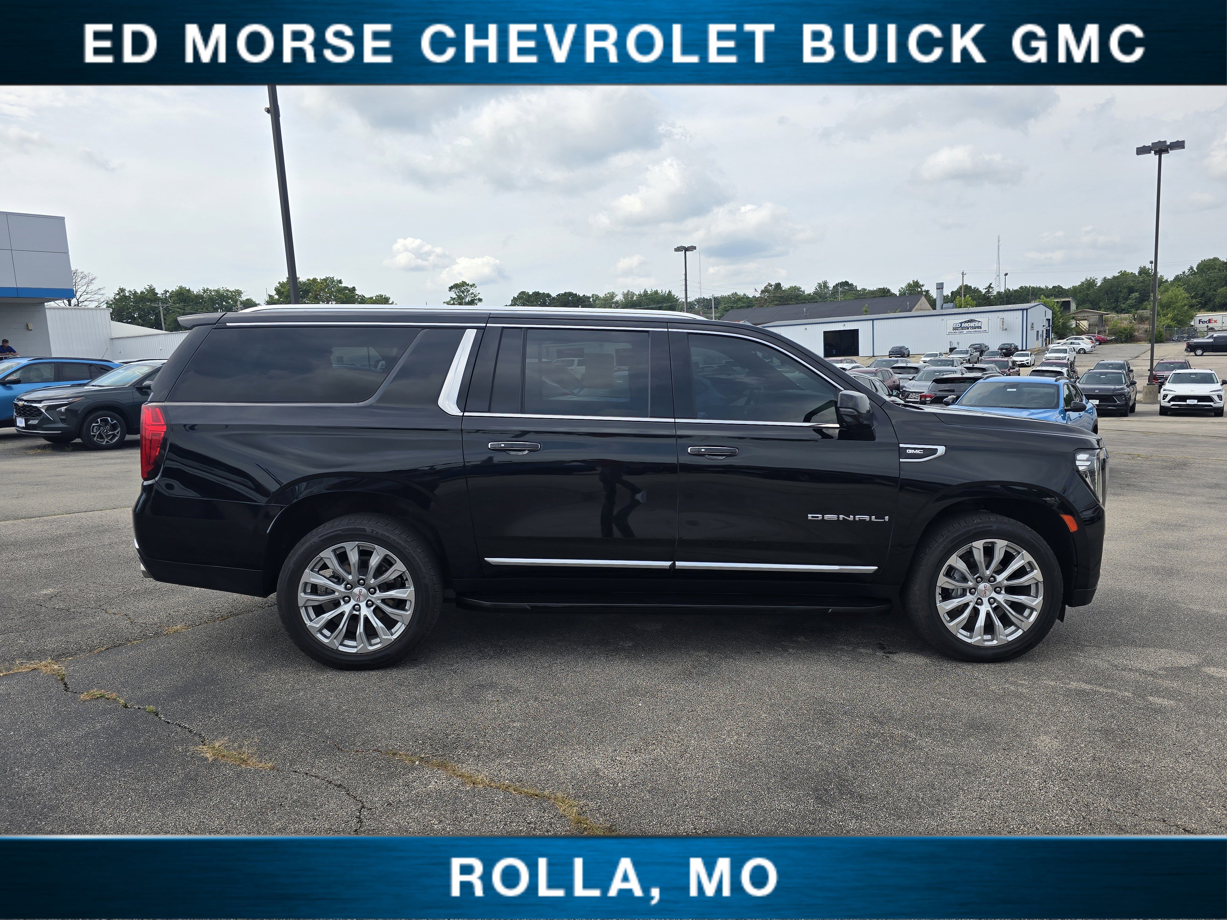 Used 2023 GMC Yukon XL Denali w/ Max Trailering Package image 2