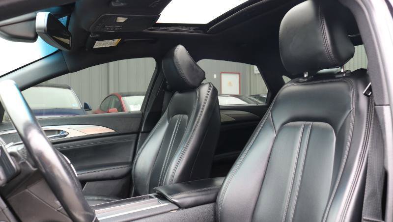 Used 2020 Lincoln MKZ w/ Convenience Package image 9