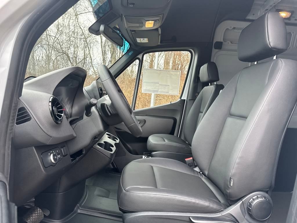New 2025 Mercedes-Benz Sprinter 2500 image 9