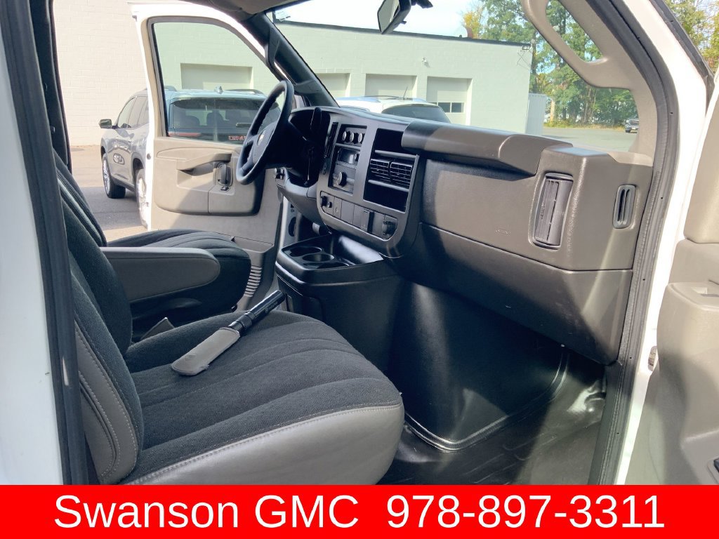 Certified 2024 Chevrolet Express 2500 w/ Driver Convenience Package RWD image 27