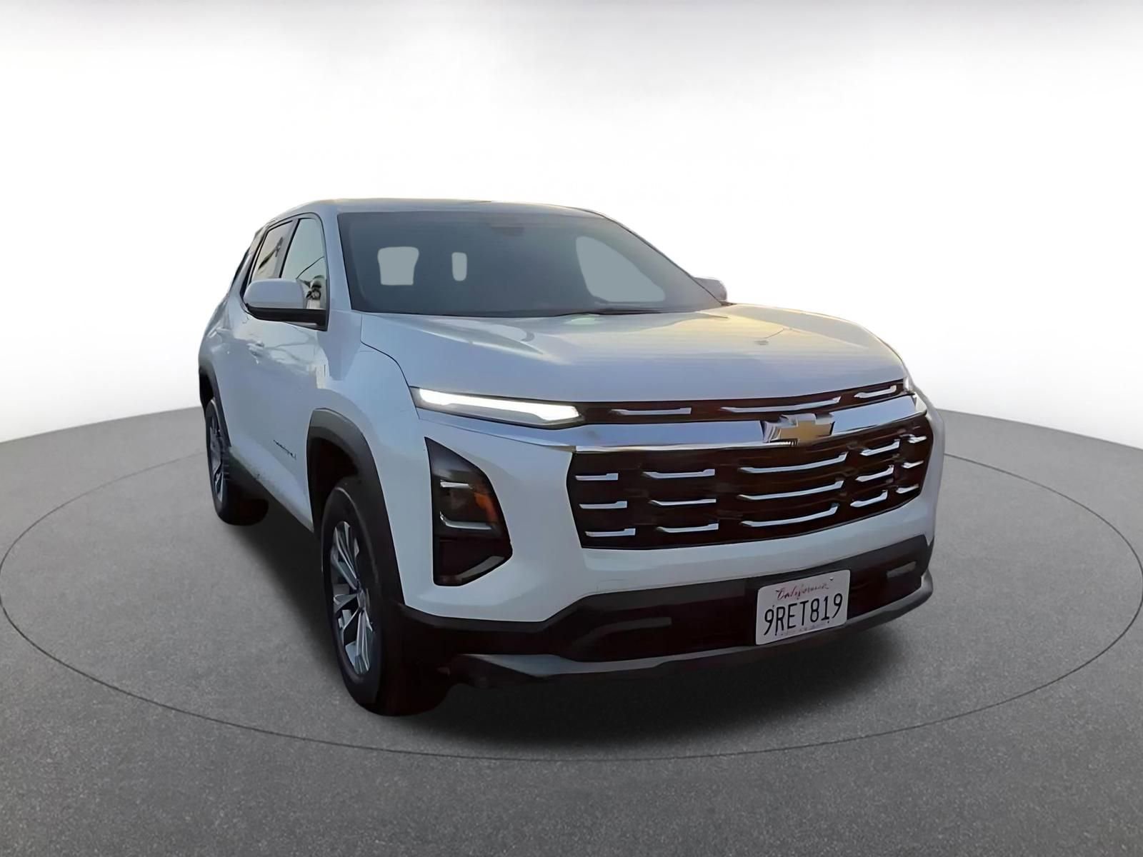 Used 2025 Chevrolet Equinox LT image 3