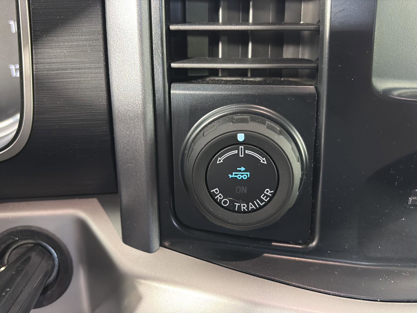 Used 2023 Ford F150 XLT AWD/4WD image 31