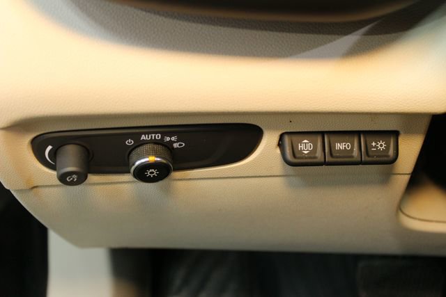 Used 2022 Buick Envision Avenir w/ Technology Package II FWD image 22