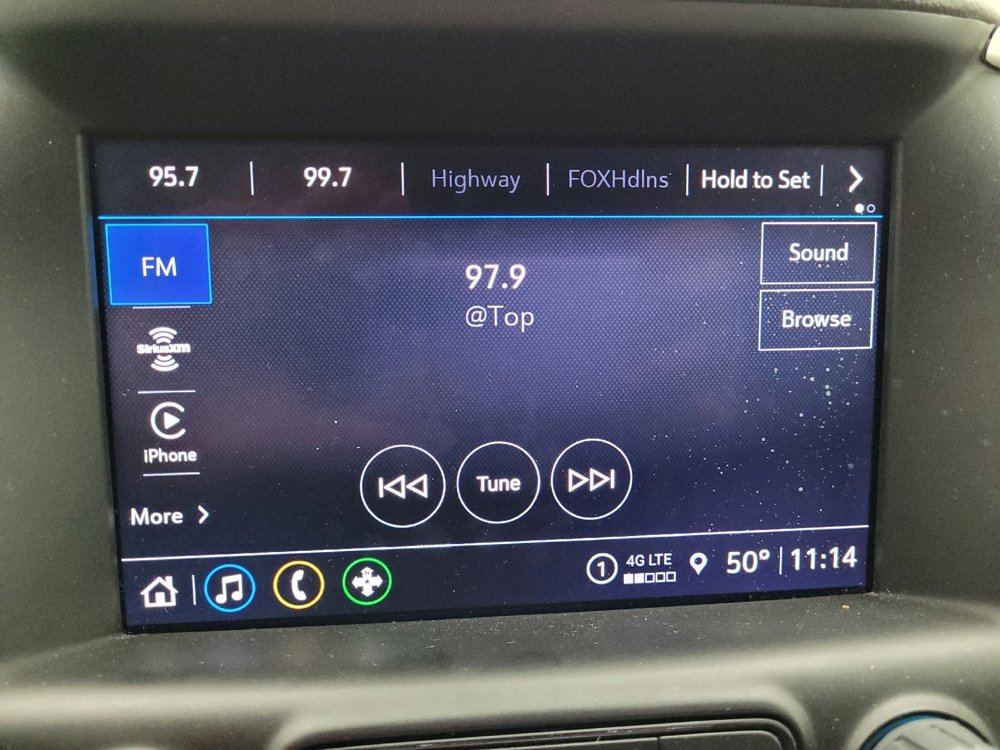 Used 2024 GMC Terrain SLT image 25