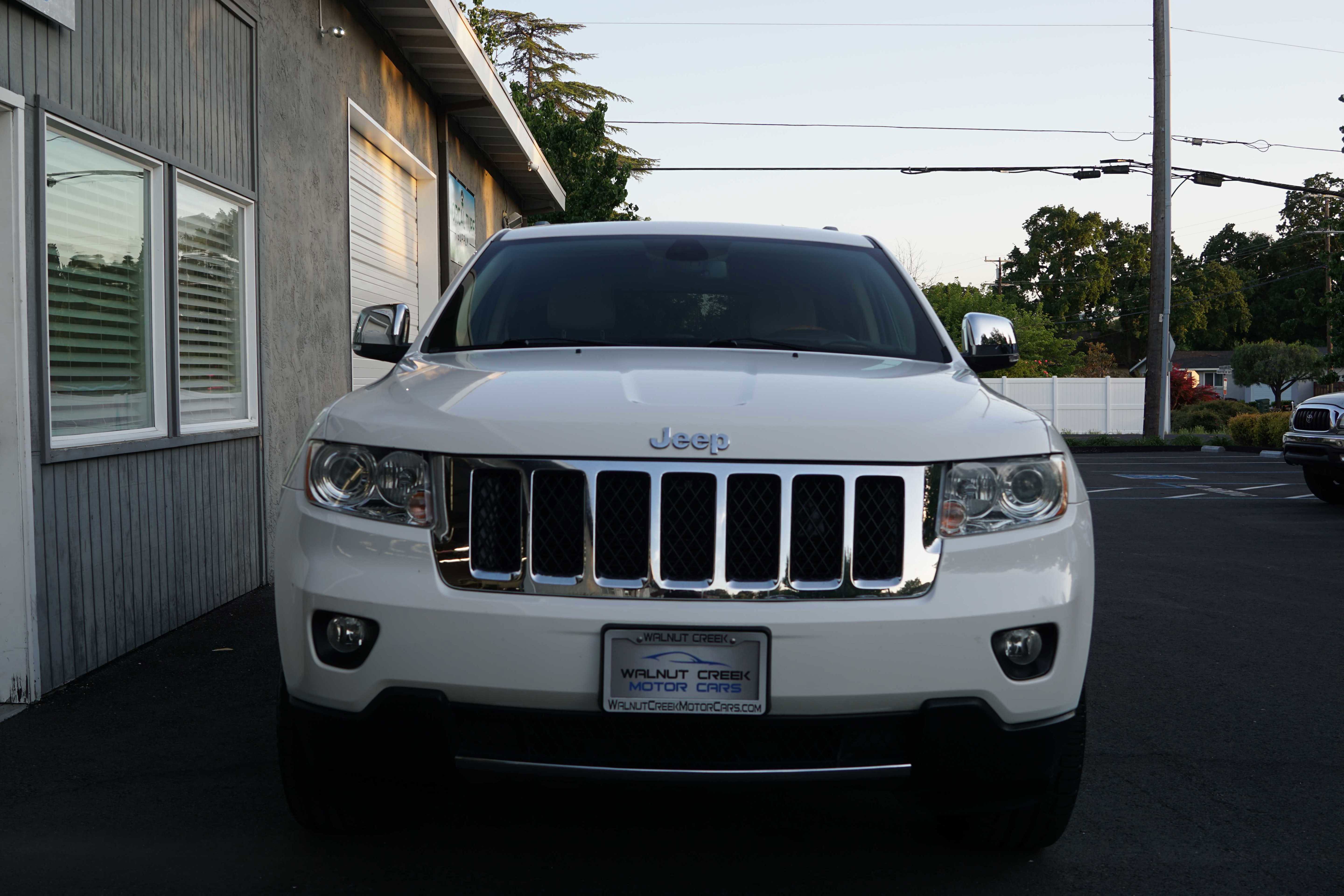 Used 2012 Jeep Grand Cherokee Overland image 6