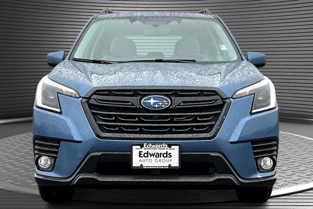 Used 2023 Subaru Forester Premium image 2