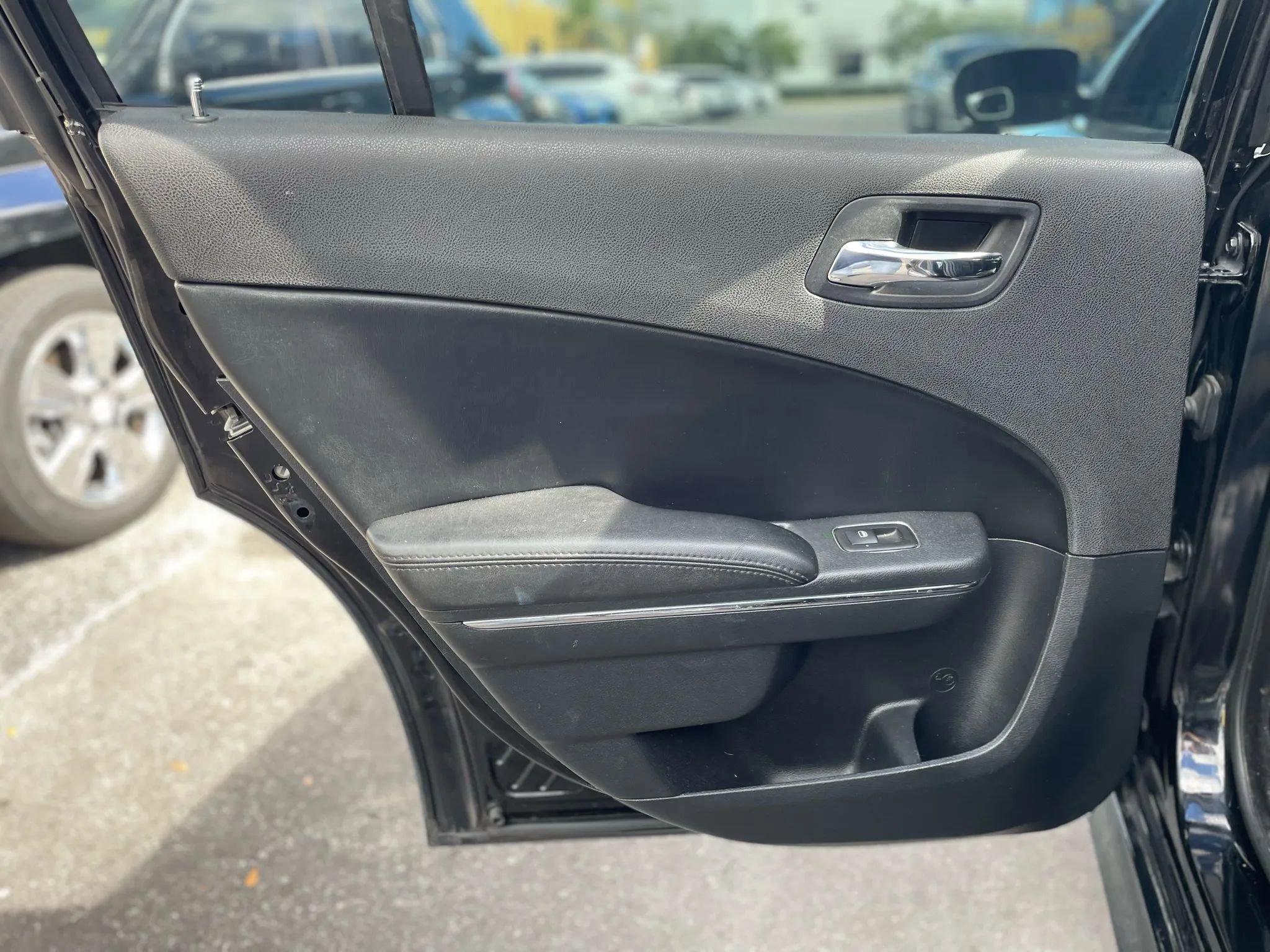 Used 2013 Dodge Charger SE image 30