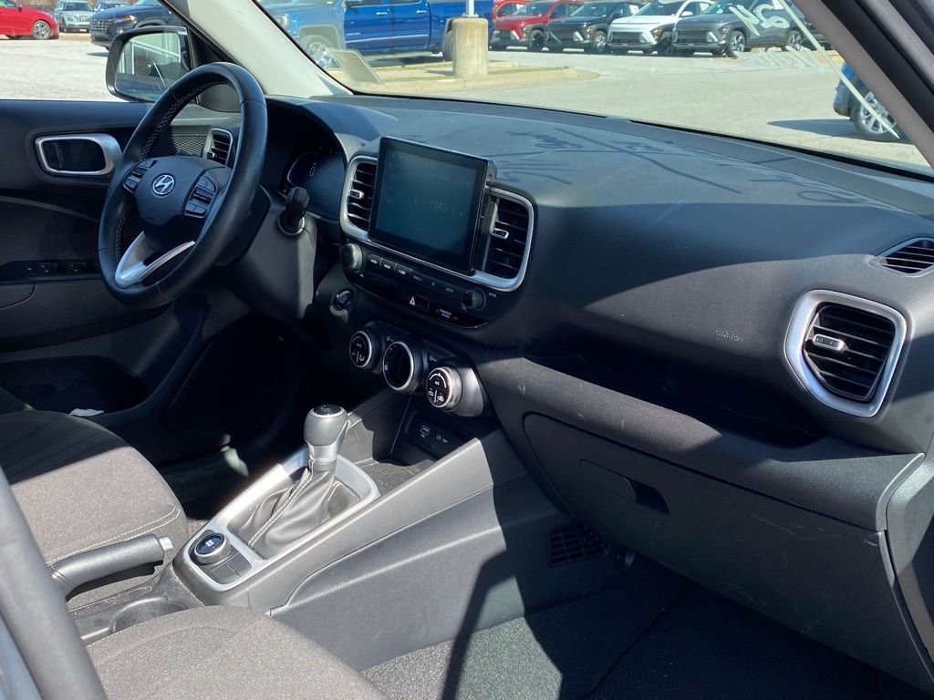 Used 2024 Hyundai Venue SEL image 29