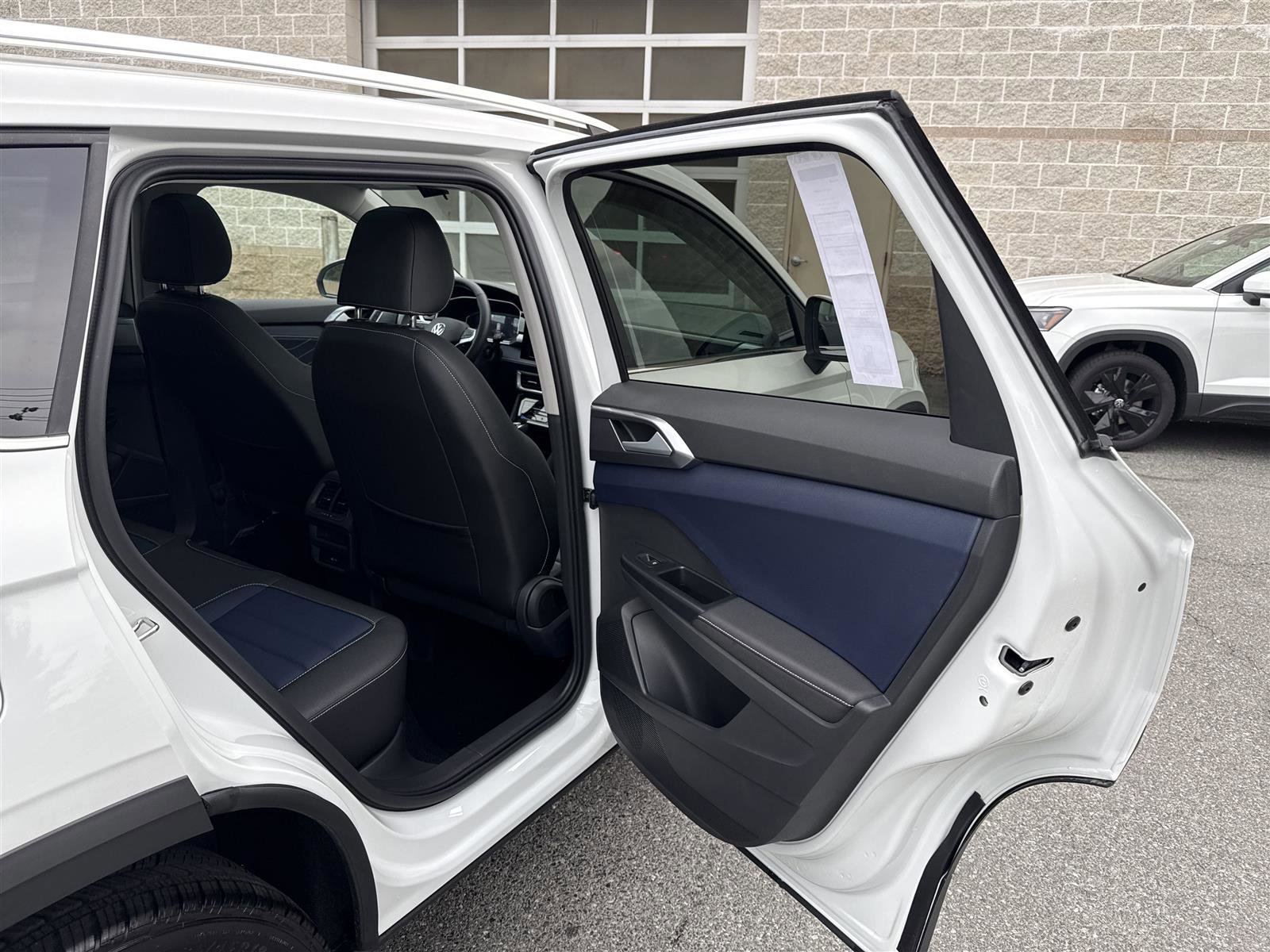 New 2025 Volkswagen Taos SEL image 33