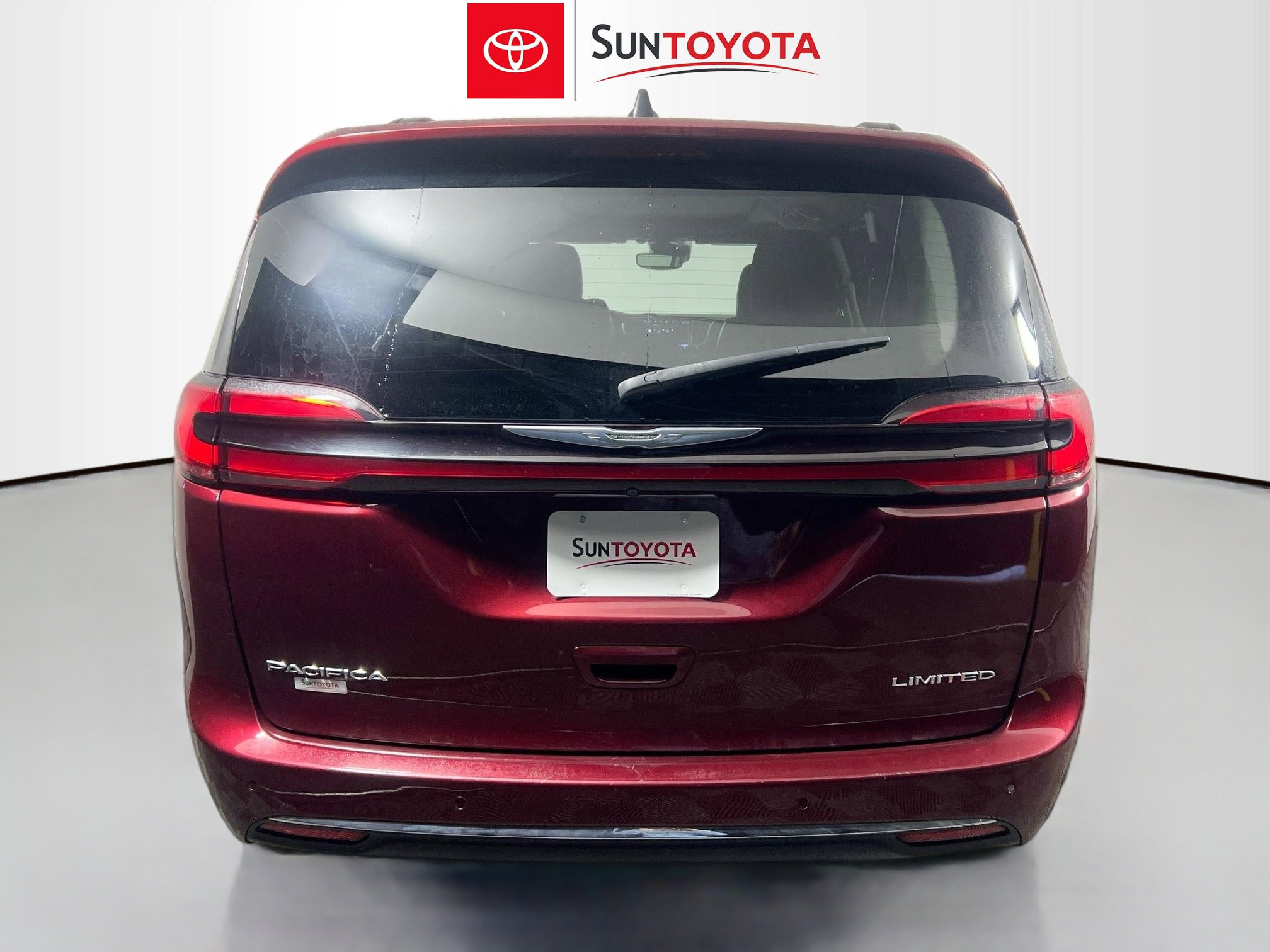 Used 2023 Chrysler Pacifica Limited image 5