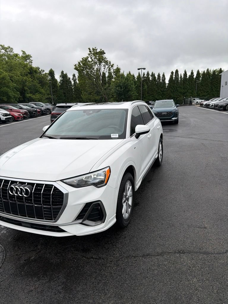 Used 2021 Audi Q3 2.0T Premium AWD/4WD image 2